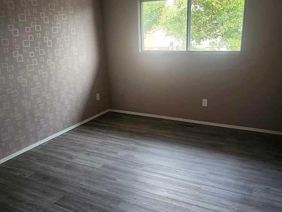5th image of 6736 W Malvern Rd NE