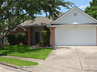 4310 Winners Cir, Friendswood, TX 77546