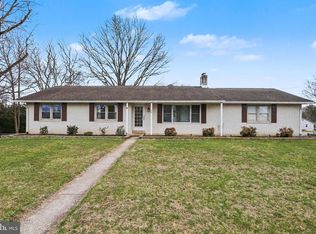 60 Fairway Dr, Etters, PA 17319