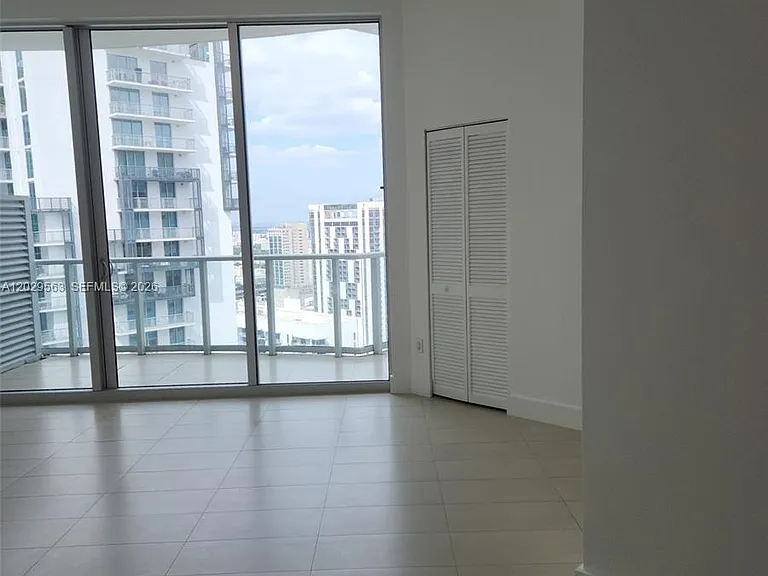 300 S Biscayne Blvd #Penthouse 3807 — Photo 4