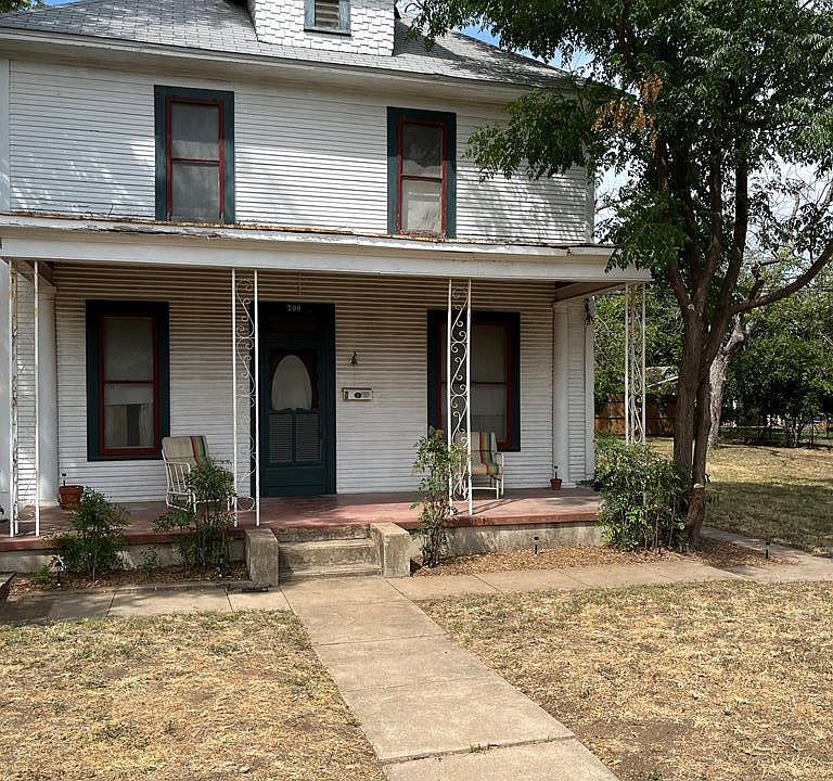 1st image of 706 W Schubert St