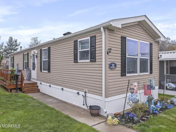 55 Shore Haven Park, Hazlet, NJ 07730