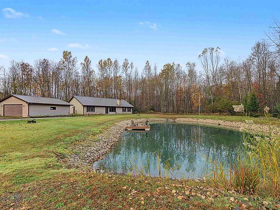 3rd image of 7171 Sundew Rd