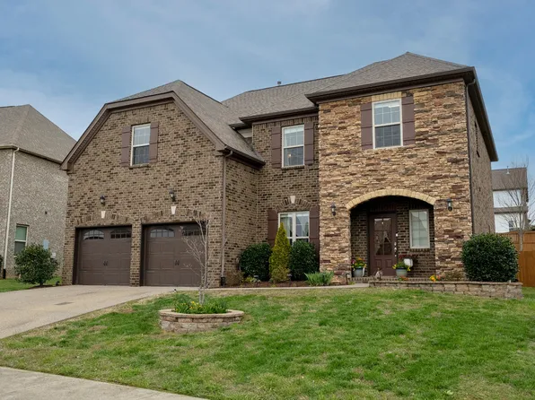 1120 Marys Pl, Lebanon, TN 37090