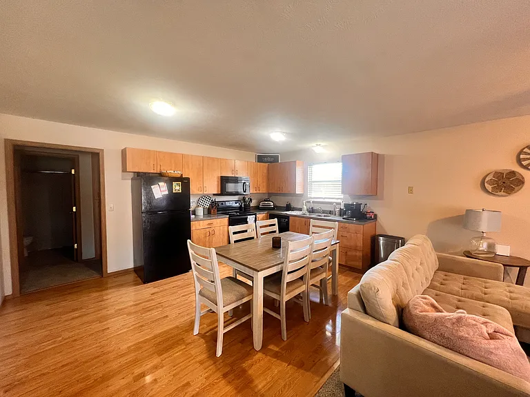 319 W Pawnee Ln #A — Photo 9