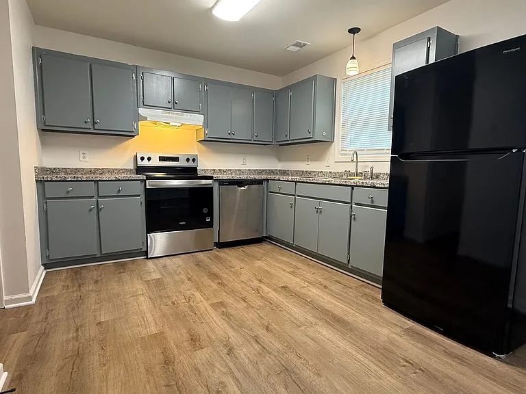 160 2nd St #110 — Photo 15