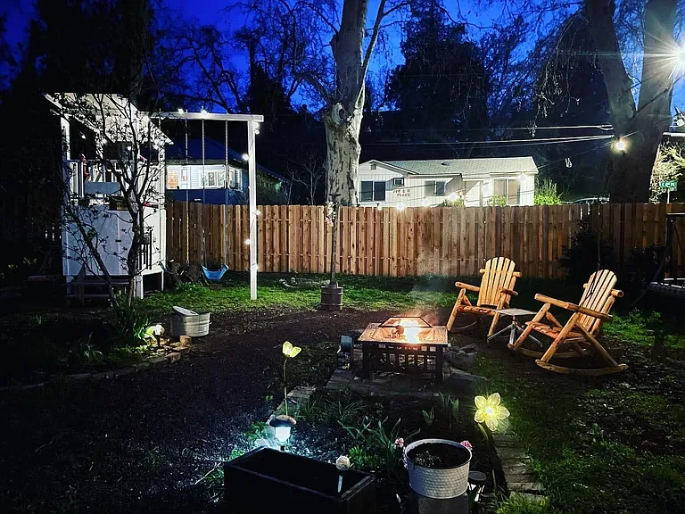 Firepit in garden area. Outdoor bbq too.