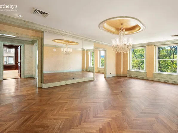 1040 Fifth Avenue image 6 of 15