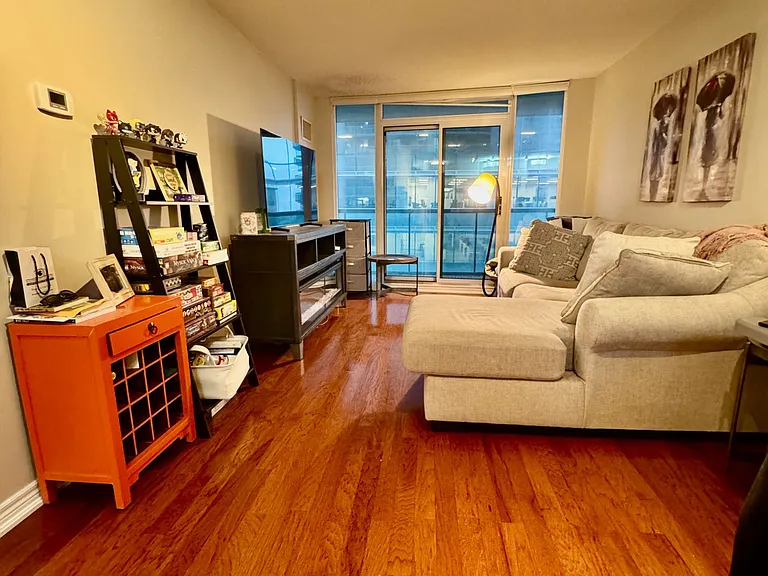 30 Grand Trunk Cres #1708 — Photo 4