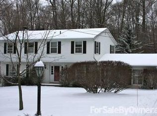 1101 Sheerbrook Dr, Chagrin Falls, OH 44022