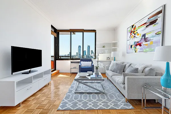 Sold by Compass | media 1