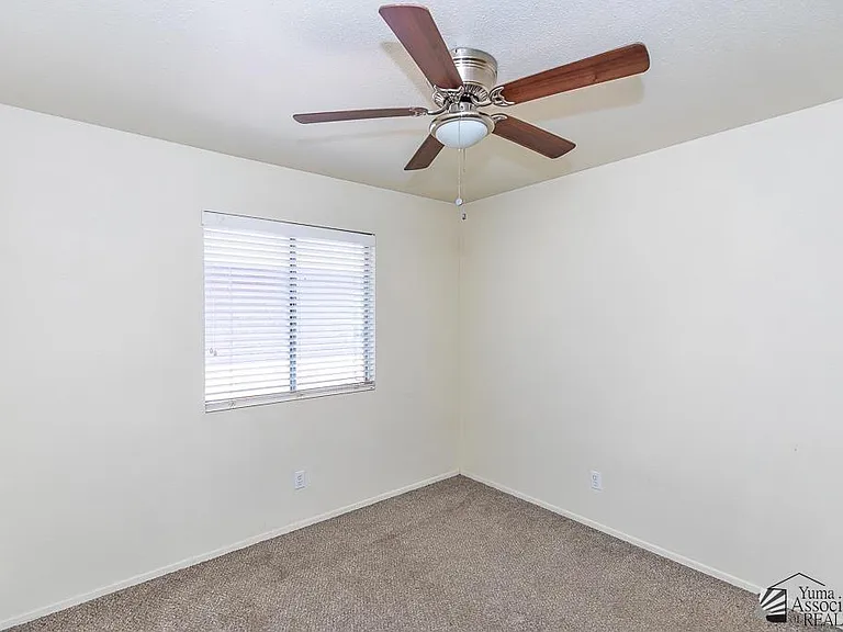 1242 W 20th Pl — Photo 9