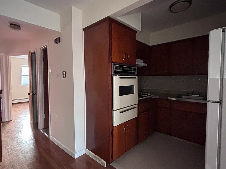 Gunther Ave — Photo 9