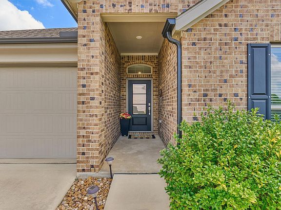 5th image of 21402 Waldenburg Pl