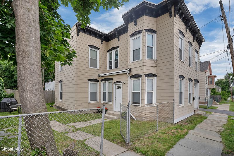 2nd image of 2309 9th Avenue