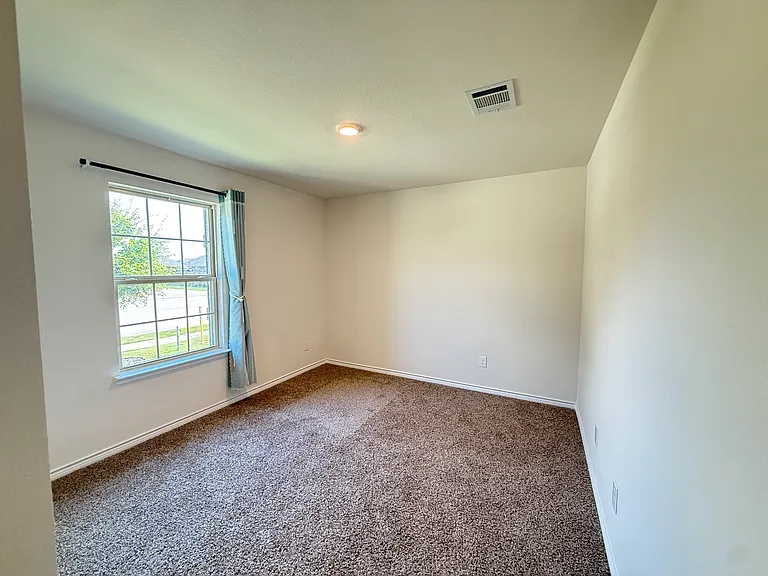 812 Honey Maple St — Photo 3
