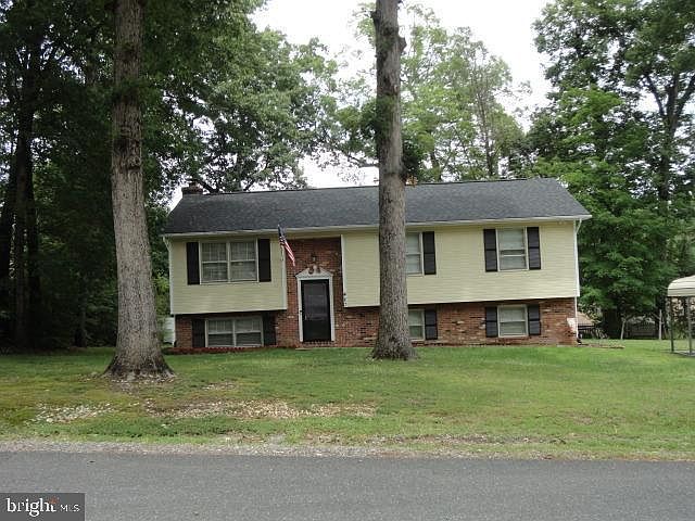 1st image of 407 Mahogany Ln
