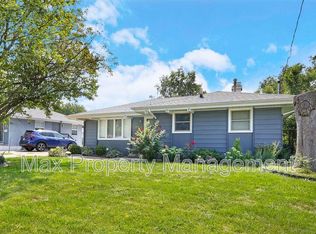 7512 Wilden Dr, Urbandale, IA 50322