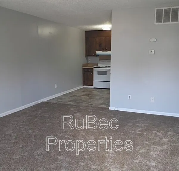 458 S Weldon St — Photo 2