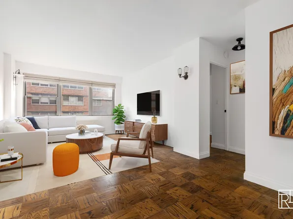 10 West 15th Street image 4 of 11