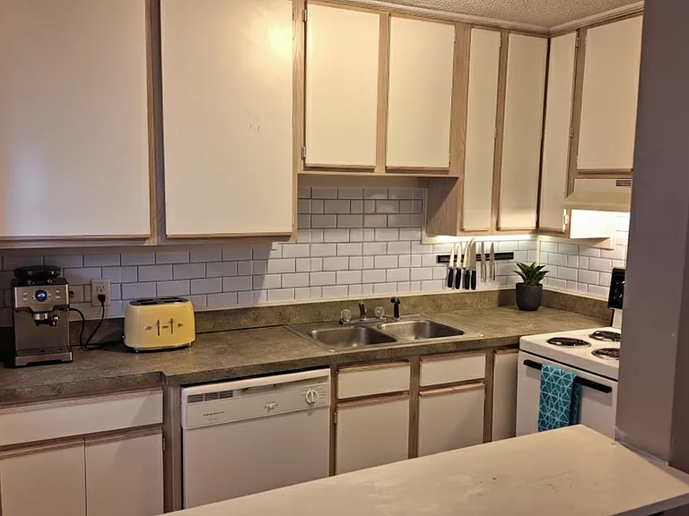 405 E 5th St #C3 — Photo 9
