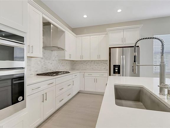 3rd image of 9084 Saint Lucia DR