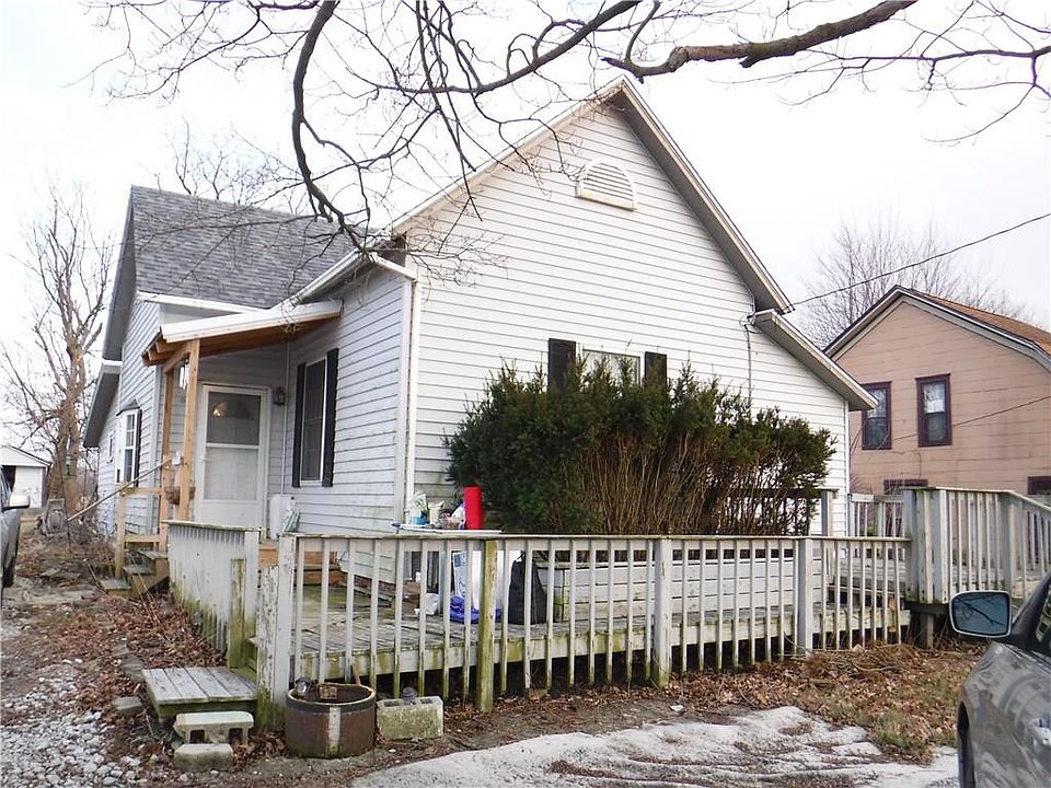 1st image of 16554 NE Main St