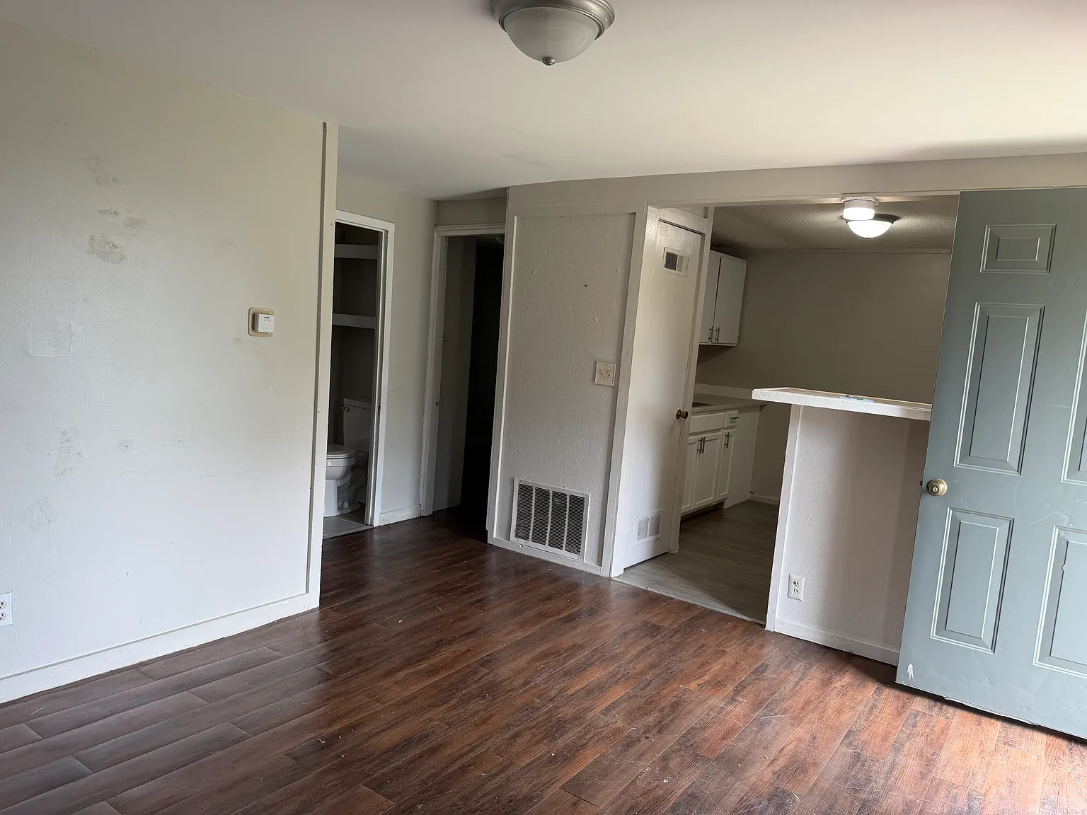 2 bed, 480 sqft, $1,050 — Photo 4