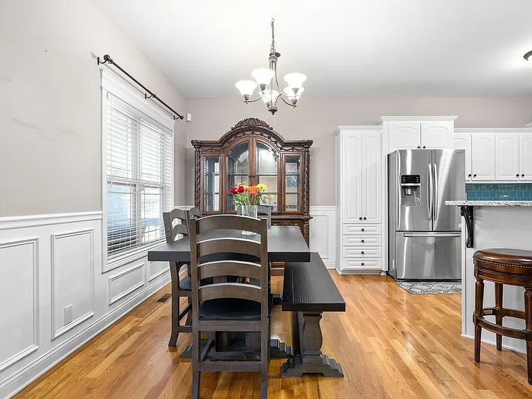 2226 Fairfax Dr — Photo 29