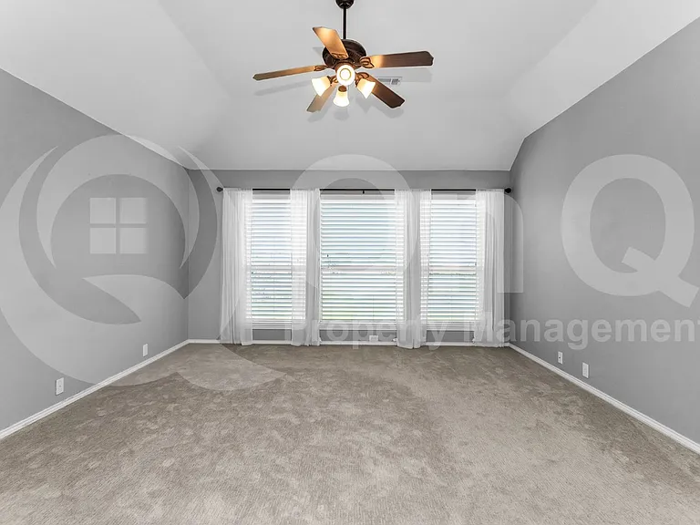 11281 Balcones Dr — Photo 29