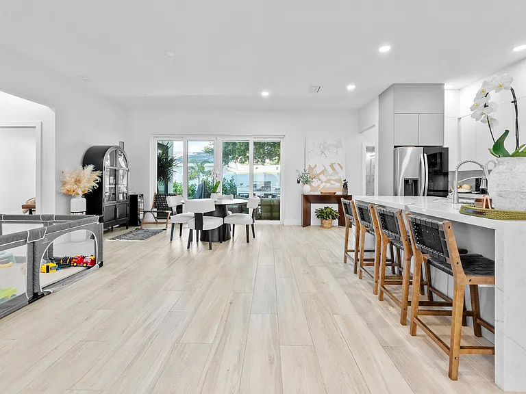 3701 W Leila Ave — Photo 21