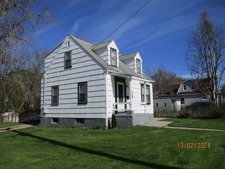 1st image of 830 S Saginaw St