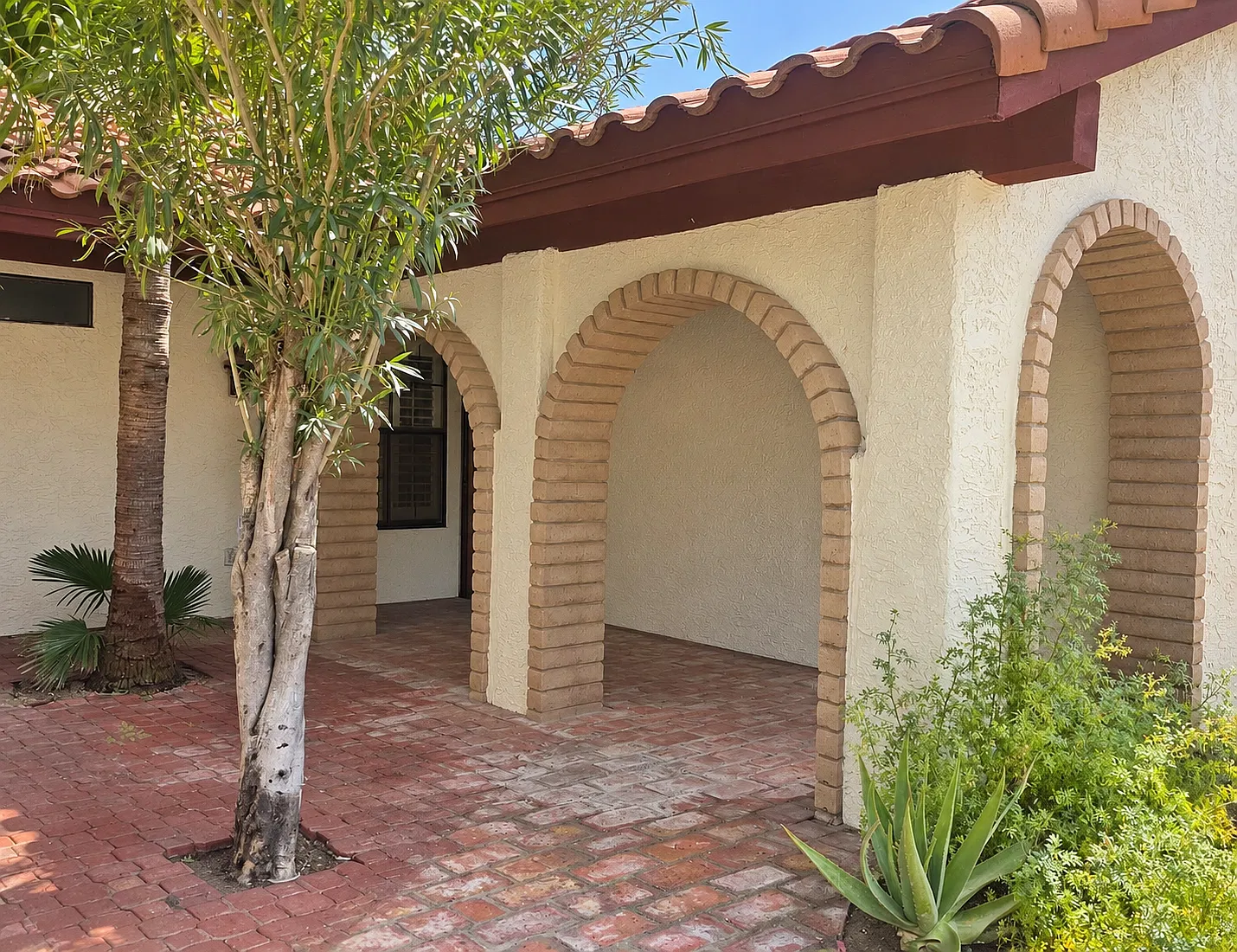 3 bed, 2153 sqft, $2,700 — Photo 2