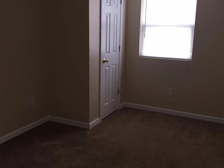 617 15th St #2 — Photo 3