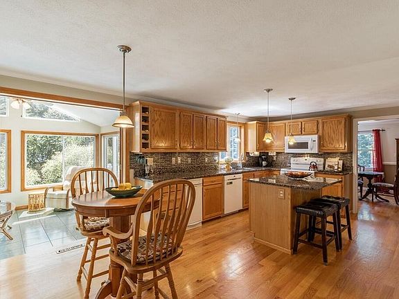 5th image of 486 Shawsheen Ave