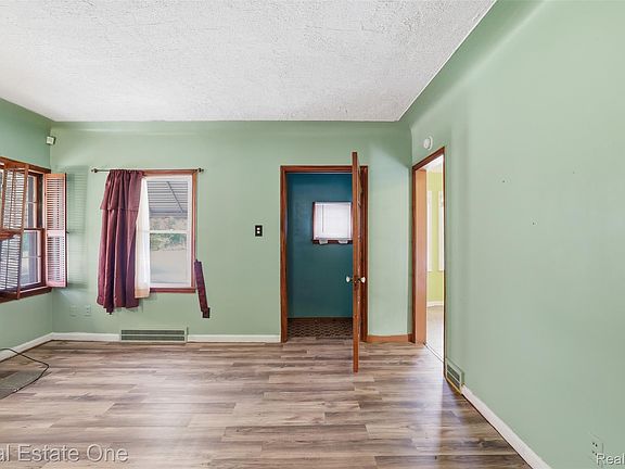 5th image of 11321 Terry St