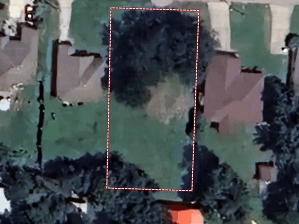 704 E 6th St, Bonham, TX 75418