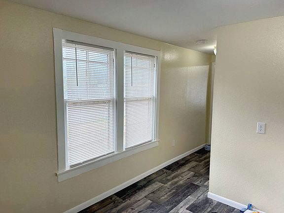 5th image of 1652 Collins Ave #A