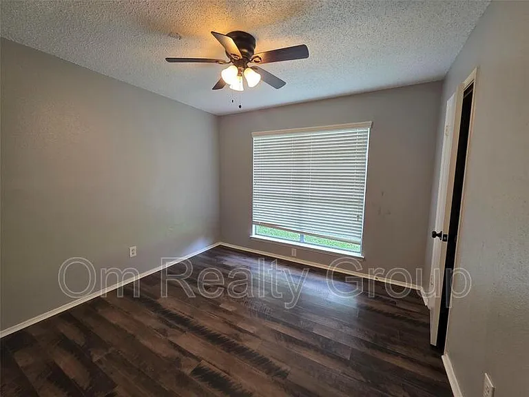 1115 Rock Canyon Dr — Photo 12