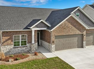 204 Fountain Dr, Glen Carbon, IL 62034