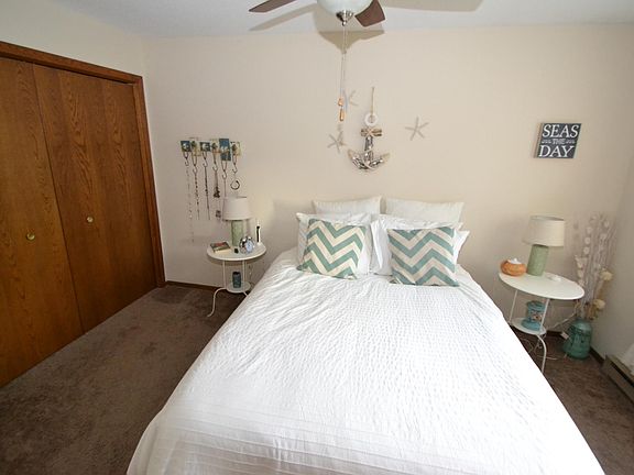 3rd image of 1504 Greeley St S APT 1