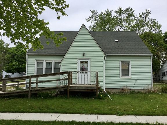 2nd image of 520 E 9th St