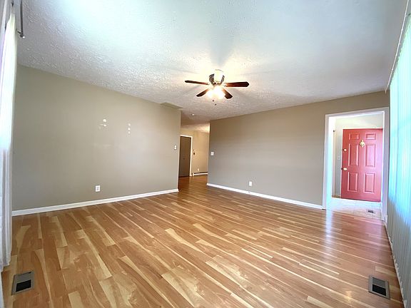 4th image of 1014 Gaiser Dr