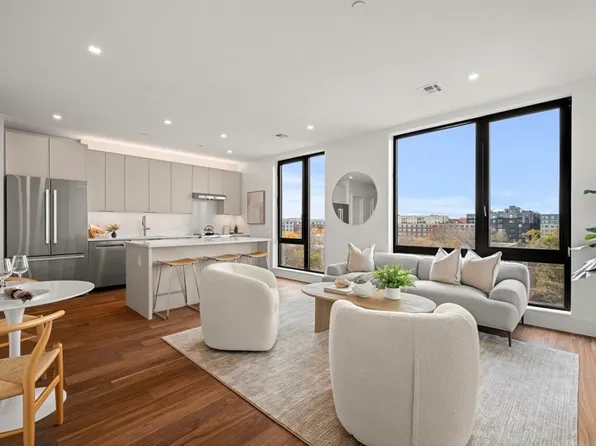 1515 Commonwealth Ave, Brighton, MA