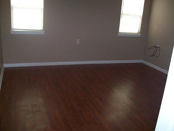 5th image of 104 White Tail Ln