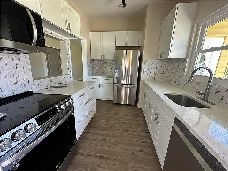 3335 Dudley St — Photo 7