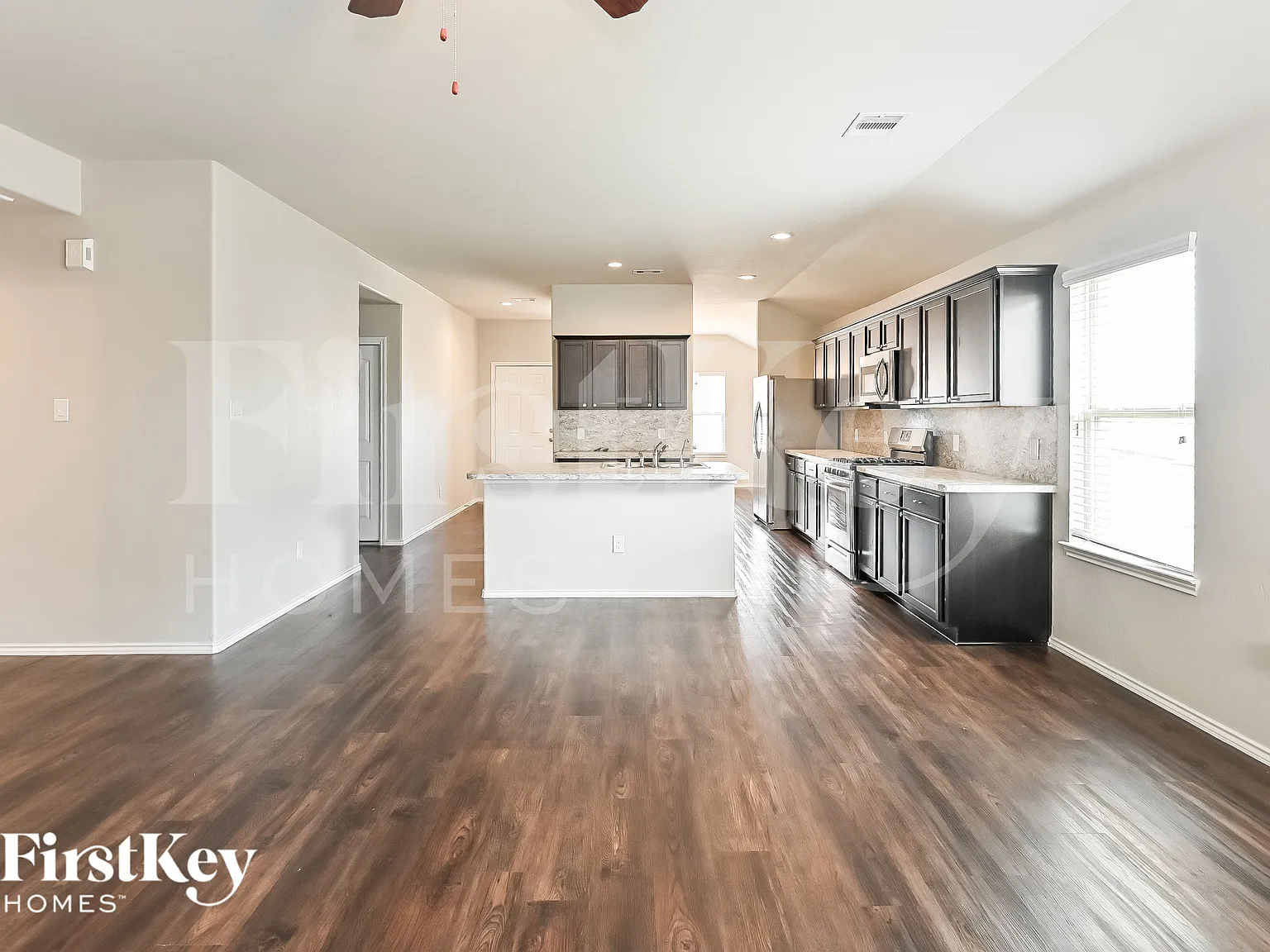 3 bed, 2.0 bath, 1704 sqft, $1,730 — Photo 4