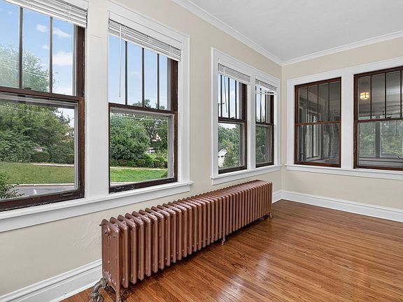 4th image of 427 Grant St