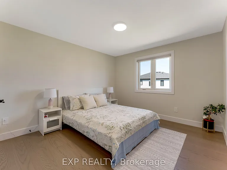 266 Hesselman Cres — Photo 25