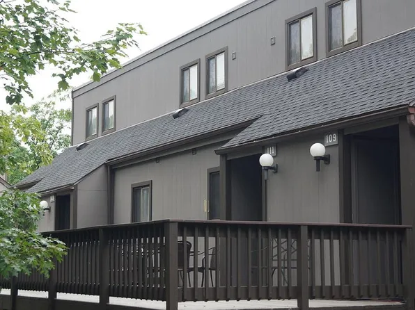 111 Cross Country Ln, Tannersville, PA 18372